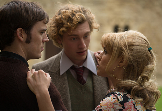 艾琳理查兹《灵异档案》淫爪伸三男 片场恶作剧笑当顽皮鬼