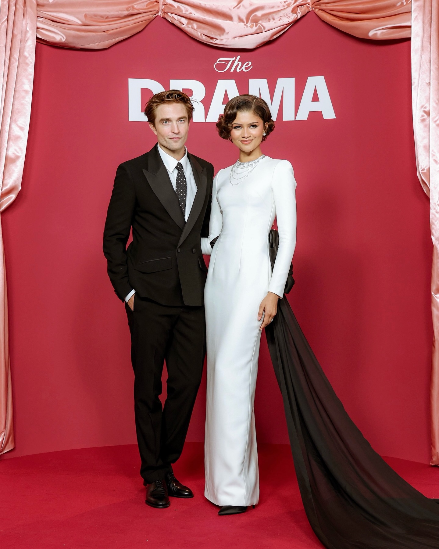 千黛亞、羅伯派汀森巴黎宣傳《抓馬戀人》 湯姆霍蘭德浪漫愛相隨